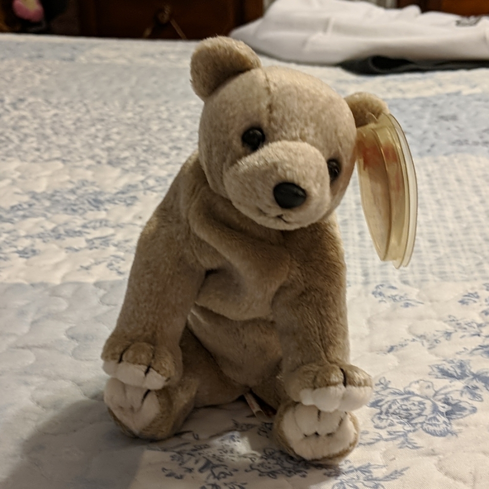 💖💜 Almond the bear Ty beanie baby.